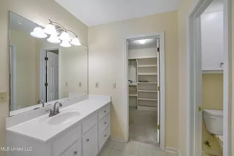 Bath - 528 Lake Pointe Ln, Madison, MS 39110 photo 4 of 5