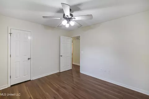 Bedroom - 528 Lake Pointe Ln, Madison, MS 39110 photo 5 of 7
