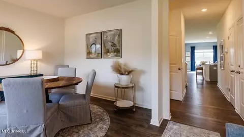 Entry Way - 2075 Hyacinth Ln, Hernando, MS 38632 photo 2 of 7
