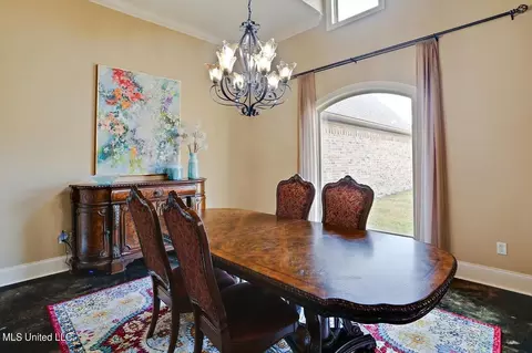 Dining - 910 Poplar Dr, Brandon, MS 39042 photo 3 of 4