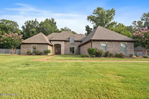 910 Poplar Dr, Brandon, MS 39042