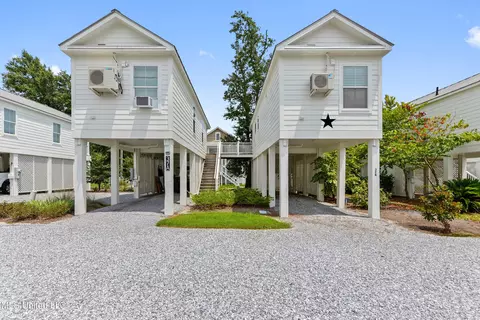 Exterior - 215 E 2nd St #37B, Pass Christian, MS 39571 photo 3 of 5