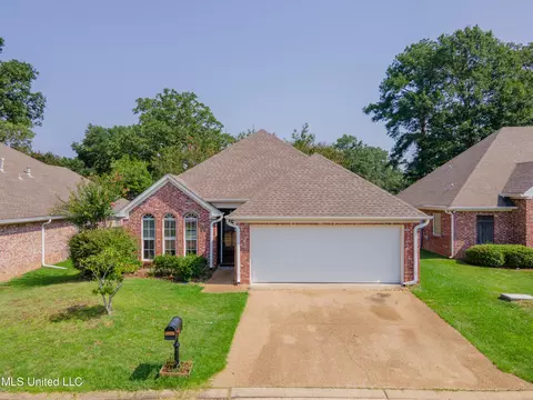 110 River Ridge Ct, Pearl, MS 39208