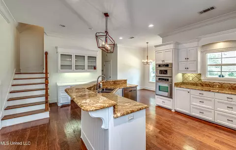 Kitchen - 166 Brookstone Way, Madison, MS 39110 photo 7 of 9