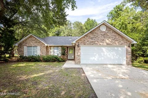 1308 Willow St, Ocean Springs, MS 39564