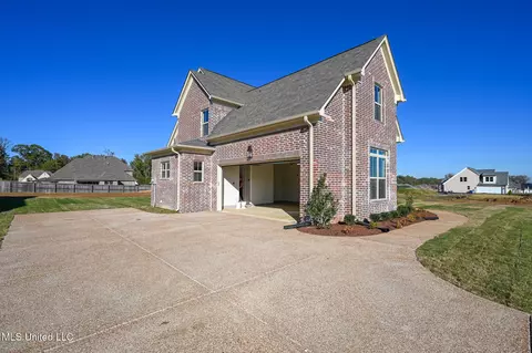 Exterior - 4198 Brooke Dr, Nesbit, MS 38651 photo 3 of 7