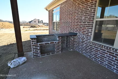 Exterior - 4198 Brooke Dr, Nesbit, MS 38651 photo 5 of 7
