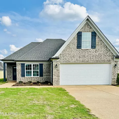 2167 Franklin Dr, Southaven, MS 38672