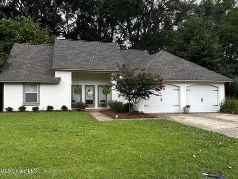 211 N Place Dr, Madison, MS 39110