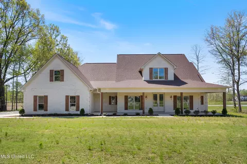 13721 Pebble Ridge Dr, Byhalia, MS 38611