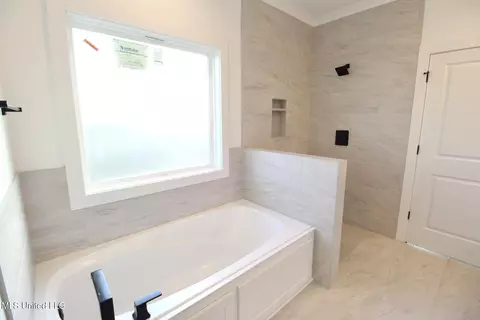 Bath - 433 Baleigh Way, Canton, MS 39046 photo 2 of 3