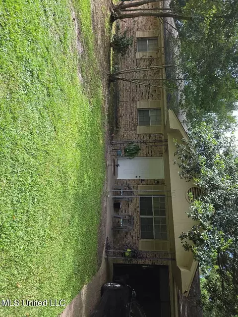 1011 Debra Dr, Gulfport, MS 39503