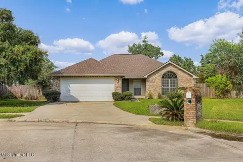 317 Woodcrest Dr, Long Beach, MS 39560