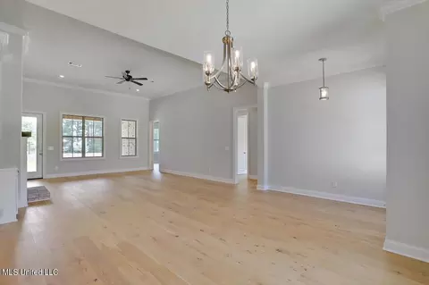 Living - 104 Charleston Cv, Madison, MS 39110 photo 5 of 5