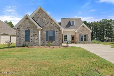 Exterior - 104 Charleston Cv, Madison, MS 39110 photo 2 of 6