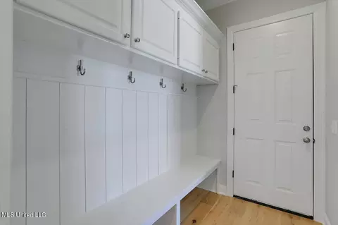 Entry Way - 104 Charleston Cv, Madison, MS 39110 photo 2 of 2