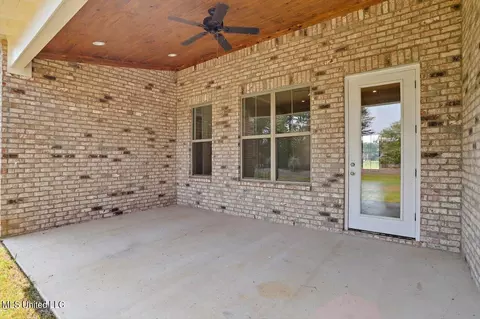 Exterior - 104 Charleston Cv, Madison, MS 39110 photo 3 of 6