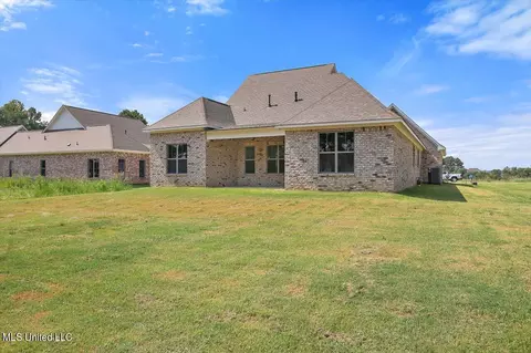 Exterior - 104 Charleston Cv, Madison, MS 39110 photo 5 of 6