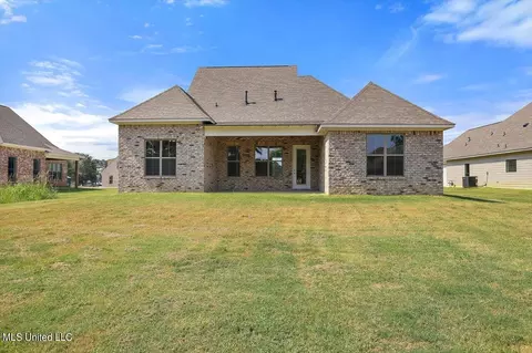 Exterior - 104 Charleston Cv, Madison, MS 39110 photo 4 of 6