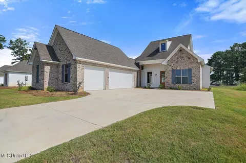 104 Charleston Cv, Madison, MS 39110