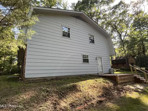 143 Timber Ln, Florence, MS 39073 photo 2