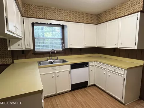 143 Timber Ln, Florence, MS 39073 photo 11