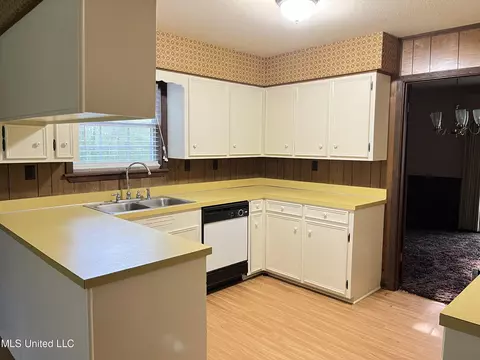 143 Timber Ln, Florence, MS 39073 photo 10