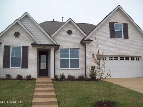 7250 Ravens Ln, Olive Branch, MS 38654