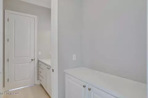Entry Way - 112 Charleston Cv, Madison, MS 39110 photo 4 of 4