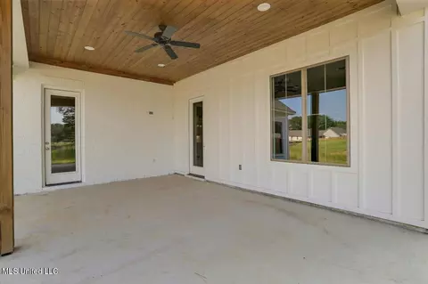 Exterior - 112 Charleston Cv, Madison, MS 39110 photo 5 of 7