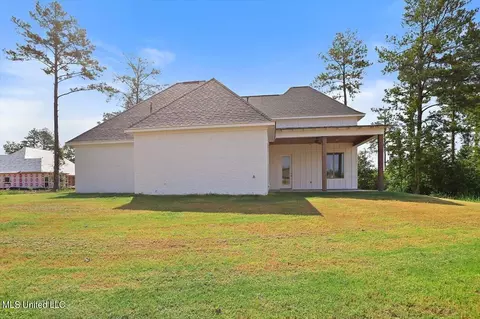 Exterior - 112 Charleston Cv, Madison, MS 39110 photo 6 of 7