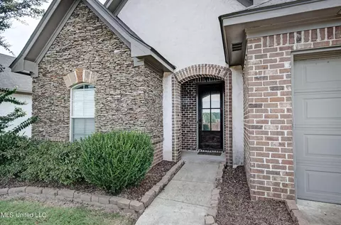Exterior - 315 Ridge Pointe Dr, Brandon, MS 39042 photo 3 of 5