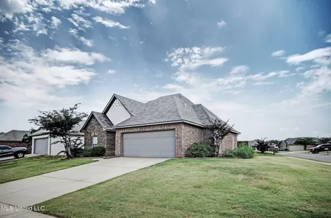 Exterior - 315 Ridge Pointe Dr, Brandon, MS 39042 photo 2 of 5