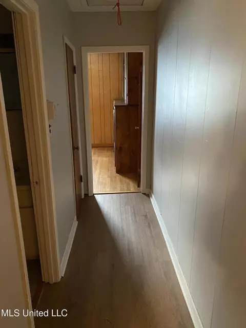 Entry Way - 102 Brooklyn Dr, Natchez, MS 39120 photo 3 of 4