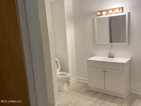 Bath - 102 Brooklyn Dr, Natchez, MS 39120 photo 1 of 3