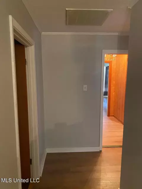 Entry Way - 102 Brooklyn Dr, Natchez, MS 39120 photo 1 of 4