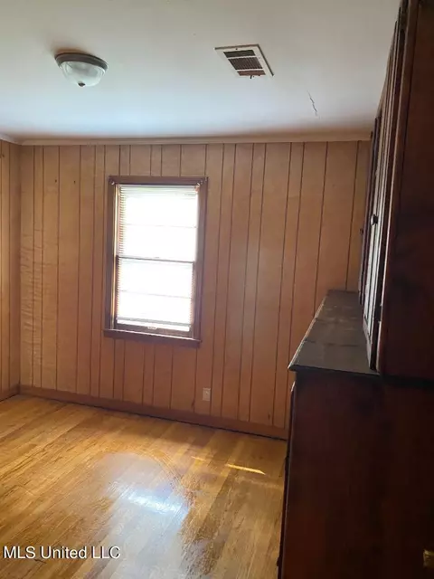 Bedroom - 102 Brooklyn Dr, Natchez, MS 39120 photo 3 of 4