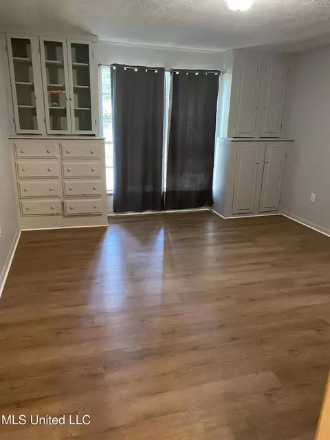 Bedroom - 102 Brooklyn Dr, Natchez, MS 39120 photo 4 of 4