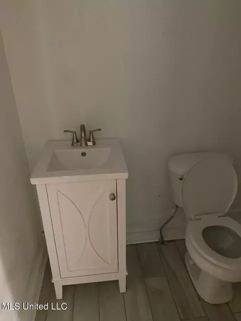 Bath - 102 Brooklyn Dr, Natchez, MS 39120 photo 2 of 3