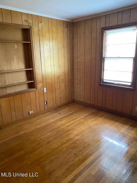Bedroom - 102 Brooklyn Dr, Natchez, MS 39120 photo 2 of 4
