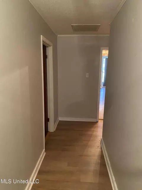Entry Way - 102 Brooklyn Dr, Natchez, MS 39120 photo 4 of 4