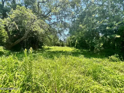 2314 Edgewood Ave, Pascagoula, MS 39567