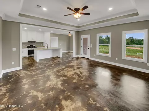 Living - 21 Marlee Savell Dr, Forest, MS 39074 photo 2 of 2