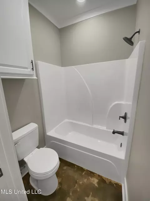 Bath - 21 Marlee Savell Dr, Forest, MS 39074 photo 4 of 5