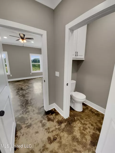 Entry Way - 21 Marlee Savell Dr, Forest, MS 39074 photo 1 of 1