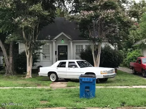325 Maple Ave, Clarksdale, MS 38614