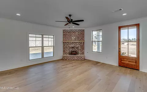 Living - 603 Cobalt Way, Brandon, MS 39042 photo 4 of 4