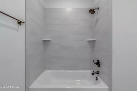 Bath - 603 Cobalt Way, Brandon, MS 39042 photo 2 of 2