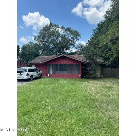 310 S Steele Ave, Picayune, MS 39466