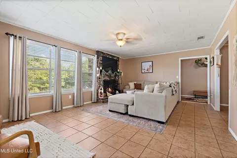 239 Jeffrey Rd, Mclain, MS 39456 photo 7